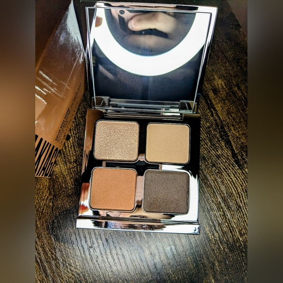 👑CLOSET PICK 👑 IL MAKIAGE (workaholic) Color Boss Squad Eyeshadow Palette - Picture 11 of 14